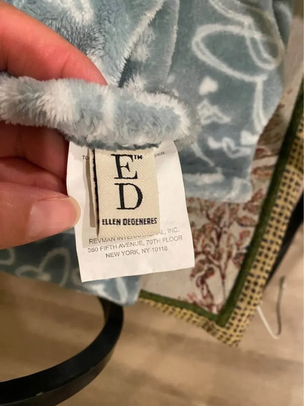 Ellen DeGeneres Love Hearts Plush Throw Blanket 50” x 60” | Light Teal & White |